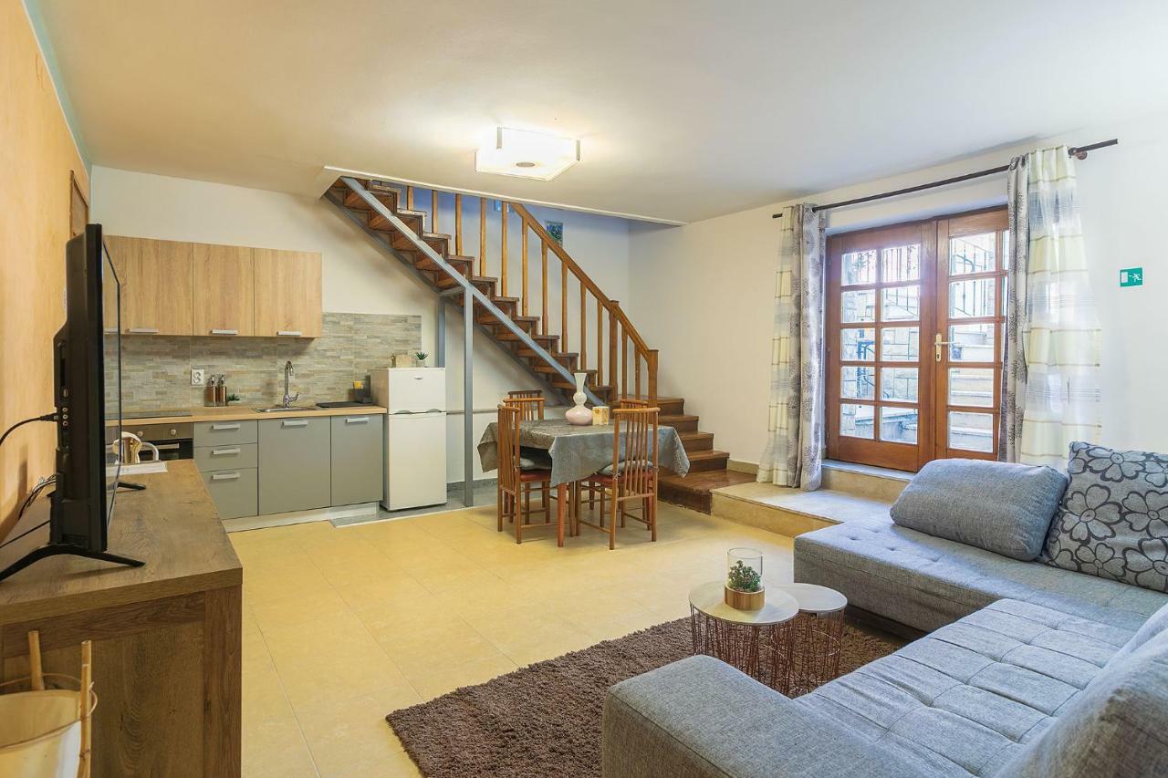 Polias Apartment Пула Екстер'єр фото
