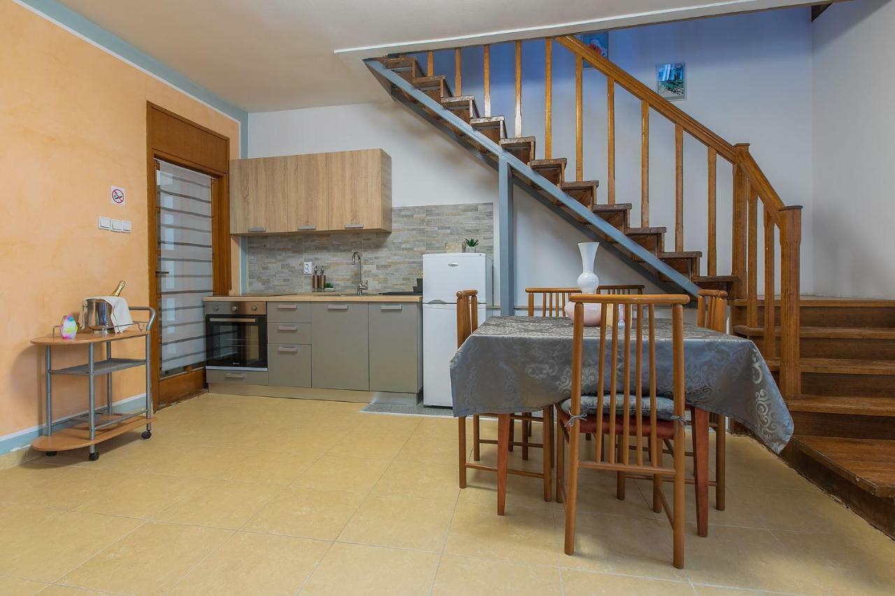 Polias Apartment Пула Екстер'єр фото