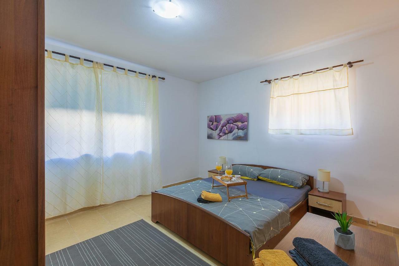 Polias Apartment Пула Екстер'єр фото
